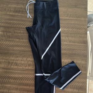 Navy blue athletic leggings